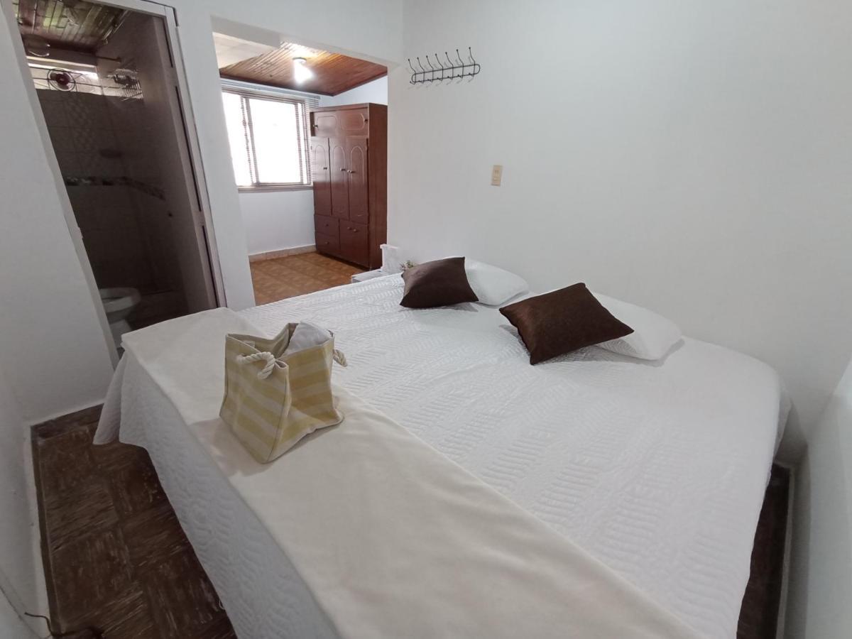 פופאיין Komodo Alojamiento- Hostal Autoservicio - Ubicado Muy Cerca Al Centro Historico -Habitaciones Con Bano Privado, Wifi , Cama 2X2 מראה חיצוני תמונה