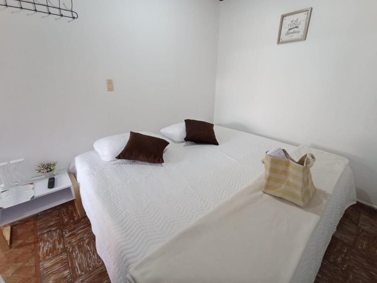 פופאיין Komodo Alojamiento- Hostal Autoservicio - Ubicado Muy Cerca Al Centro Historico -Habitaciones Con Bano Privado, Wifi , Cama 2X2 מראה חיצוני תמונה