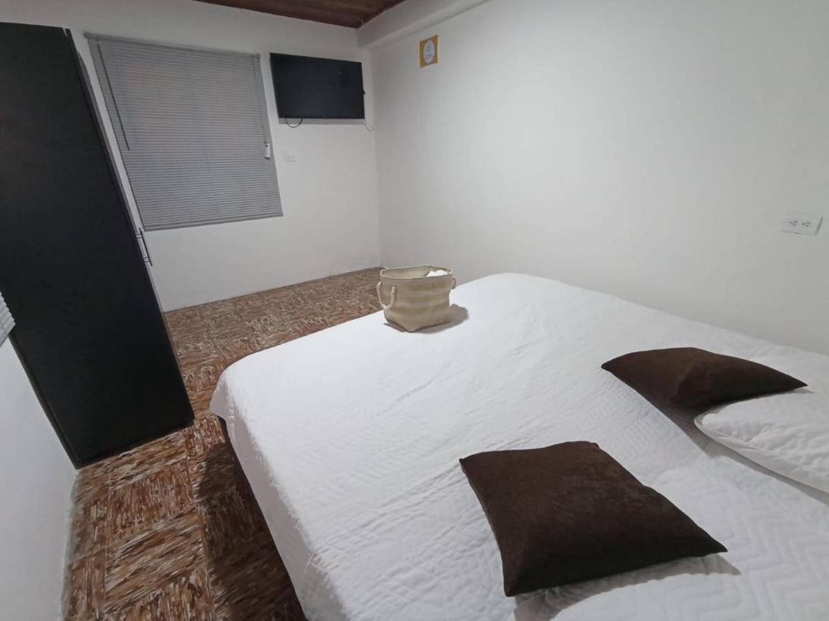 פופאיין Komodo Alojamiento- Hostal Autoservicio - Ubicado Muy Cerca Al Centro Historico -Habitaciones Con Bano Privado, Wifi , Cama 2X2 מראה חיצוני תמונה