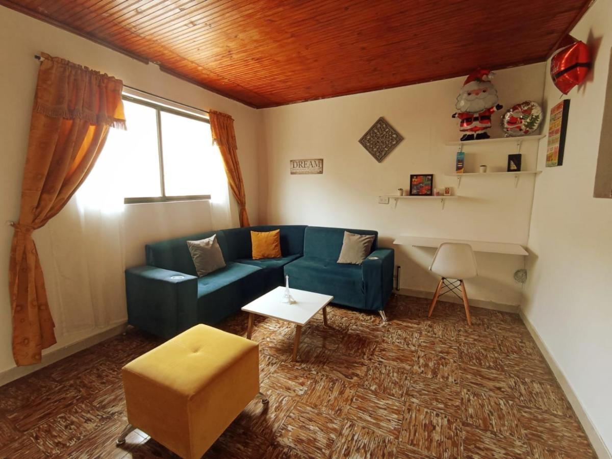 פופאיין Komodo Alojamiento- Hostal Autoservicio, Ubicado Cerca Al Centro Historico - Bano Privado, Wifi , Cama 2X2 Y Agua Caliente Y Cocina Compartida מראה חיצוני תמונה