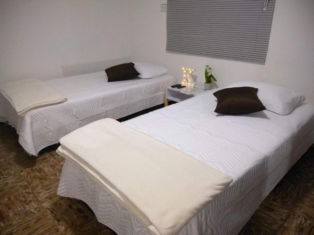 פופאיין Komodo Alojamiento- Hostal Autoservicio, Ubicado Cerca Al Centro Historico - Bano Privado, Wifi , Cama 2X2 Y Agua Caliente Y Cocina Compartida מראה חיצוני תמונה