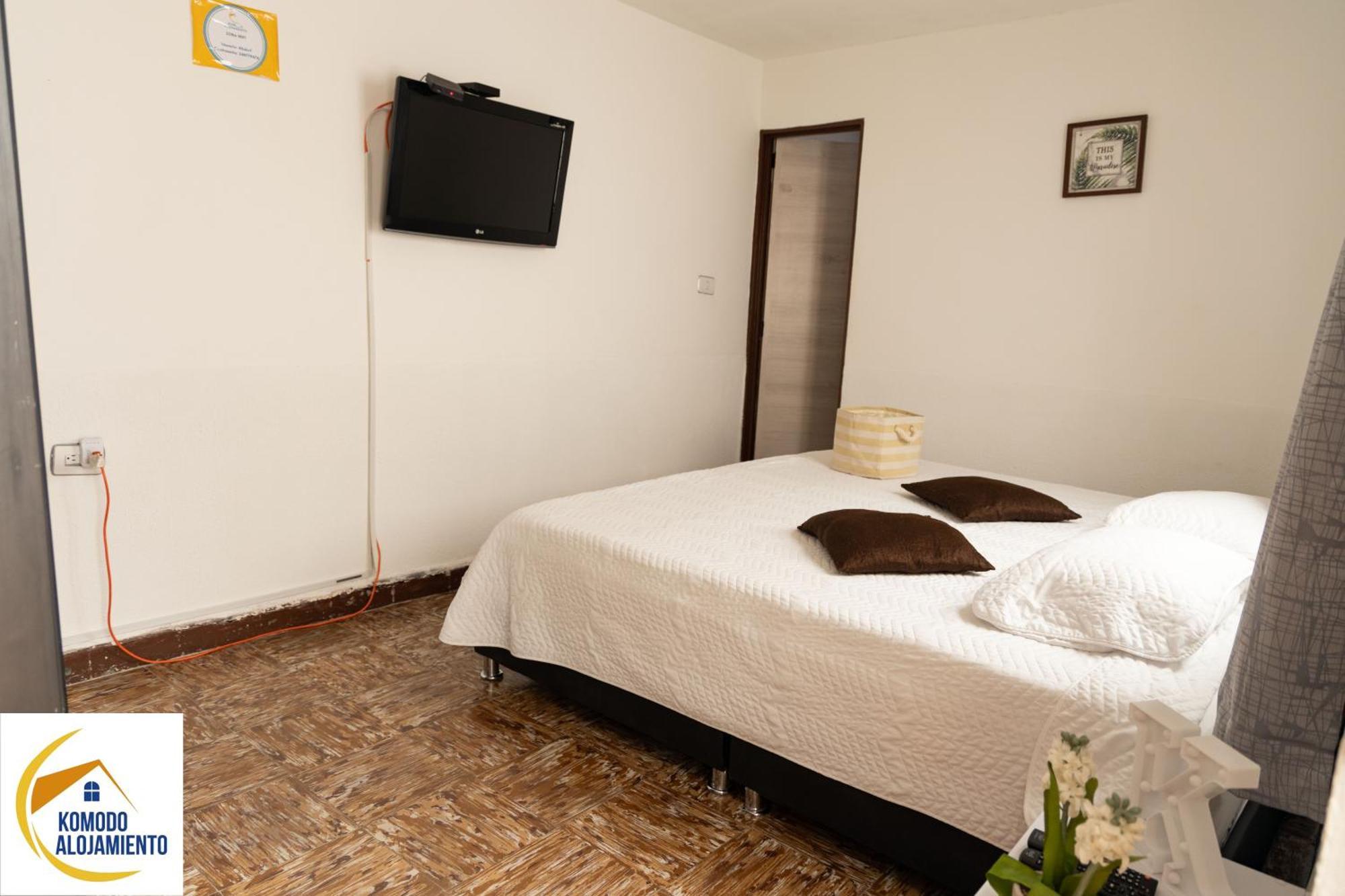 פופאיין Komodo Alojamiento- Hostal Autoservicio - Ubicado Muy Cerca Al Centro Historico -Habitaciones Con Bano Privado, Wifi , Cama 2X2 מראה חיצוני תמונה